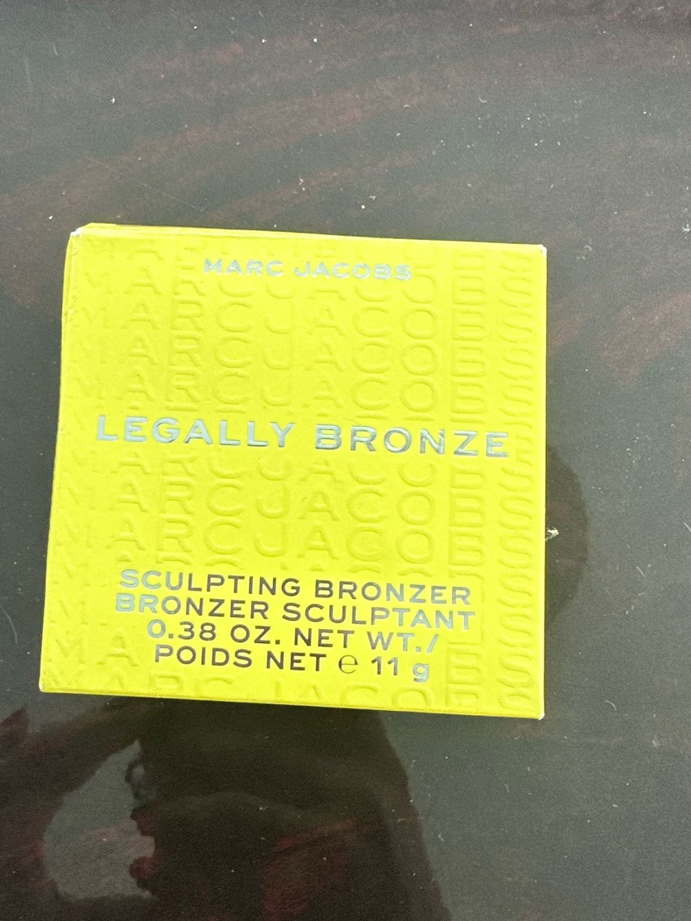 Marc Jacobs Legally Bronze Sculpting Bronzer - Yellow & Silver Packaging - Picture 9 of 11